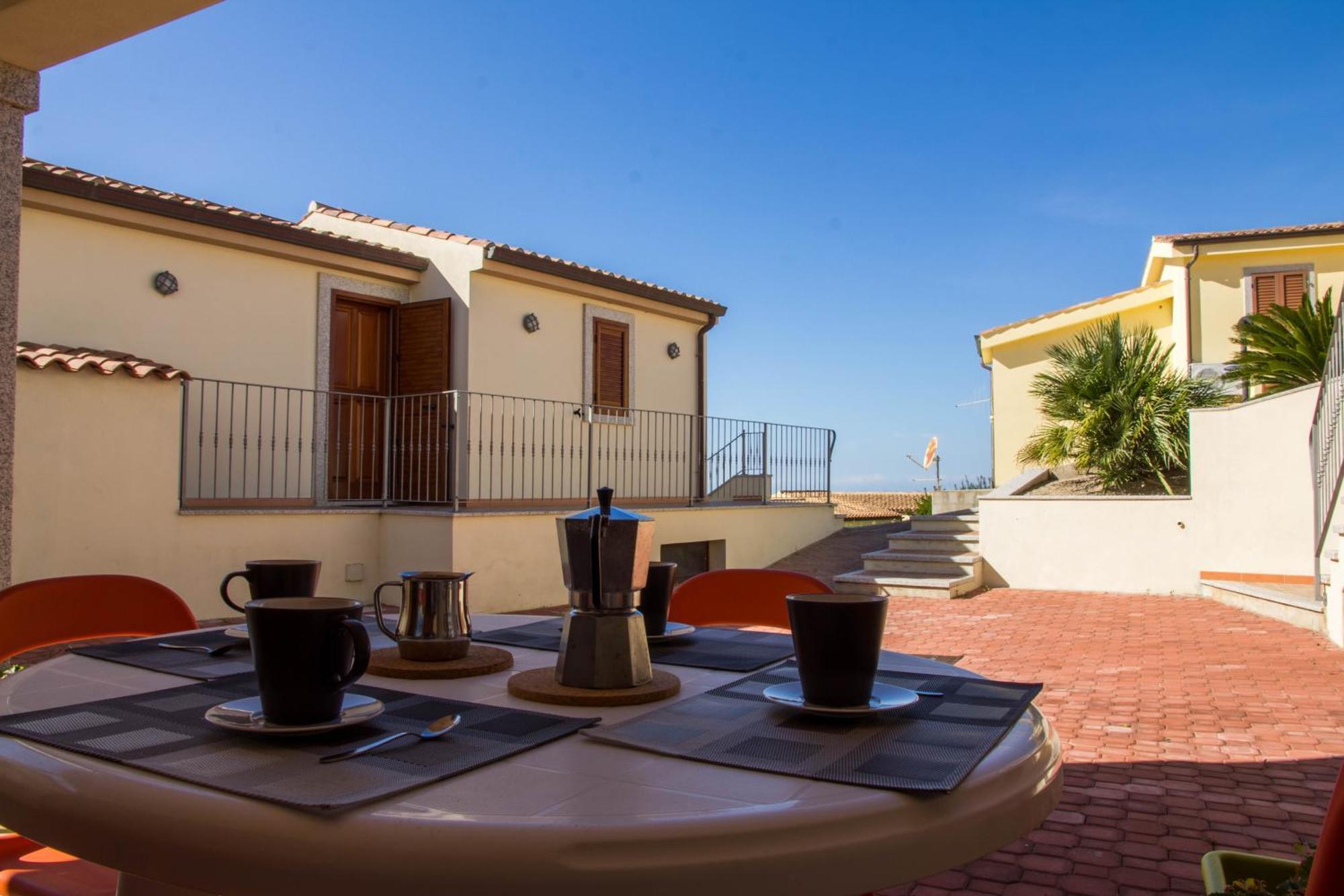 Gf Apartments Li Seddi Badesi Bagian luar foto
