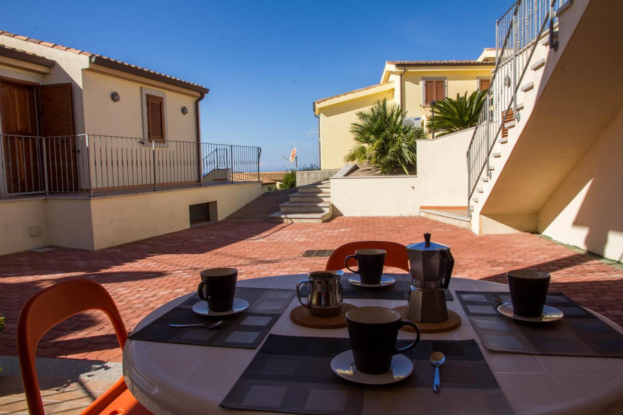 Gf Apartments Li Seddi Badesi Bagian luar foto