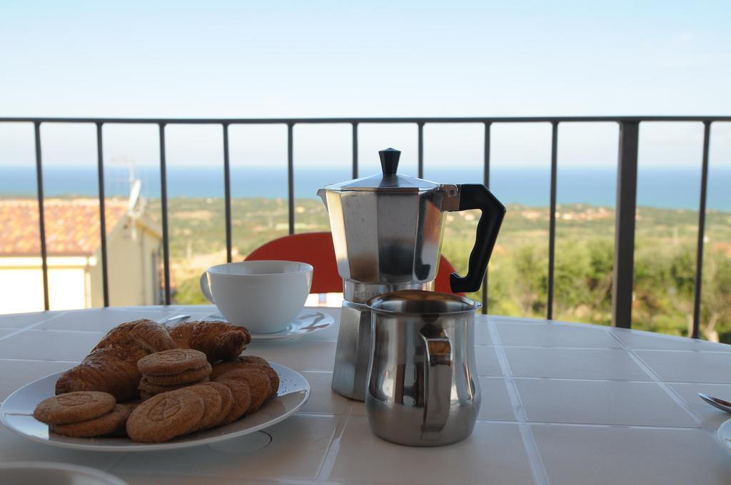 Gf Apartments Li Seddi Badesi Bagian luar foto