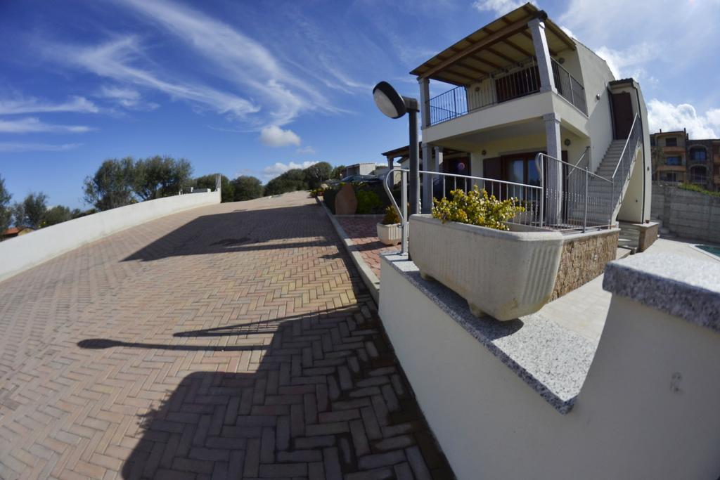 Gf Apartments Li Seddi Badesi Bagian luar foto