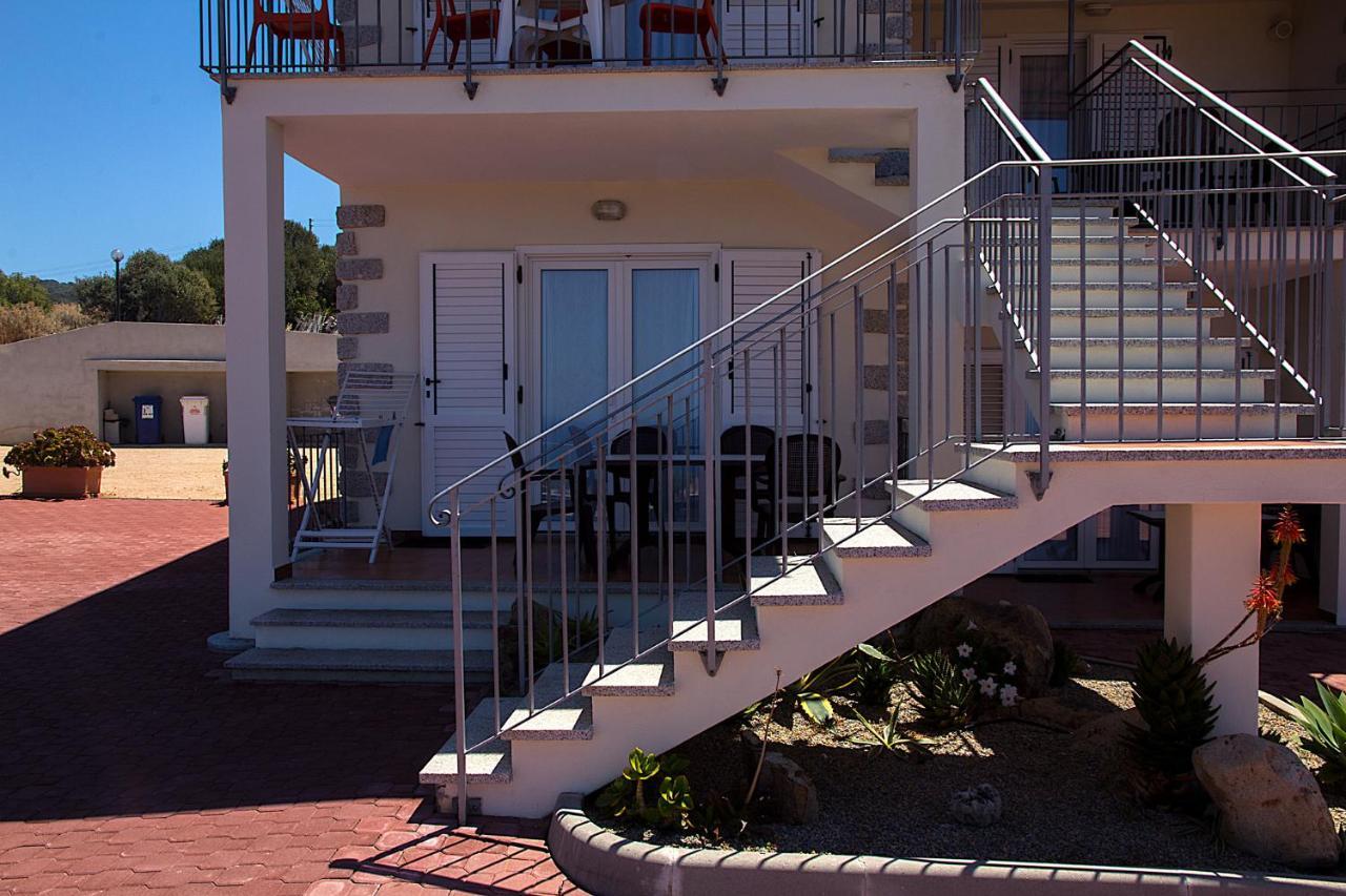 Gf Apartments Li Seddi Badesi Bagian luar foto