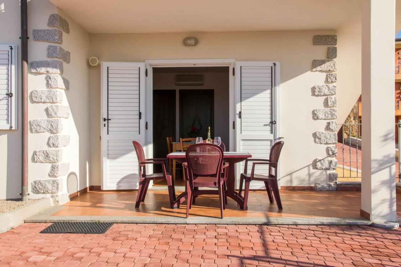 Gf Apartments Li Seddi Badesi Bagian luar foto