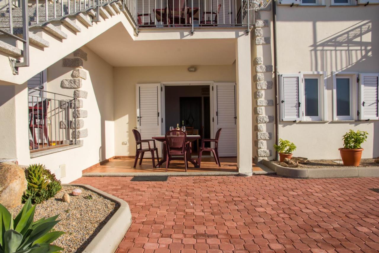 Gf Apartments Li Seddi Badesi Bagian luar foto