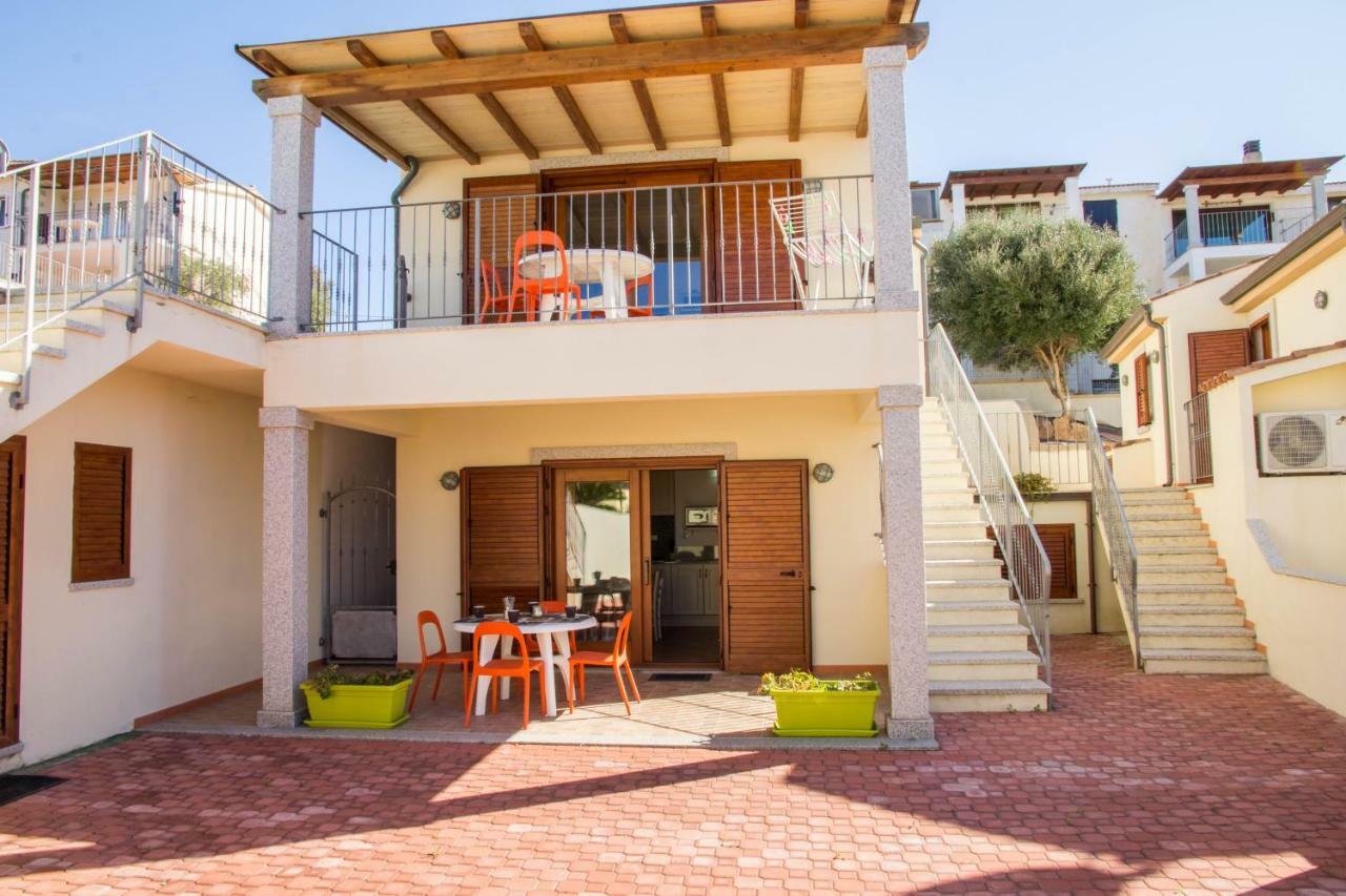 Gf Apartments Li Seddi Badesi Bagian luar foto