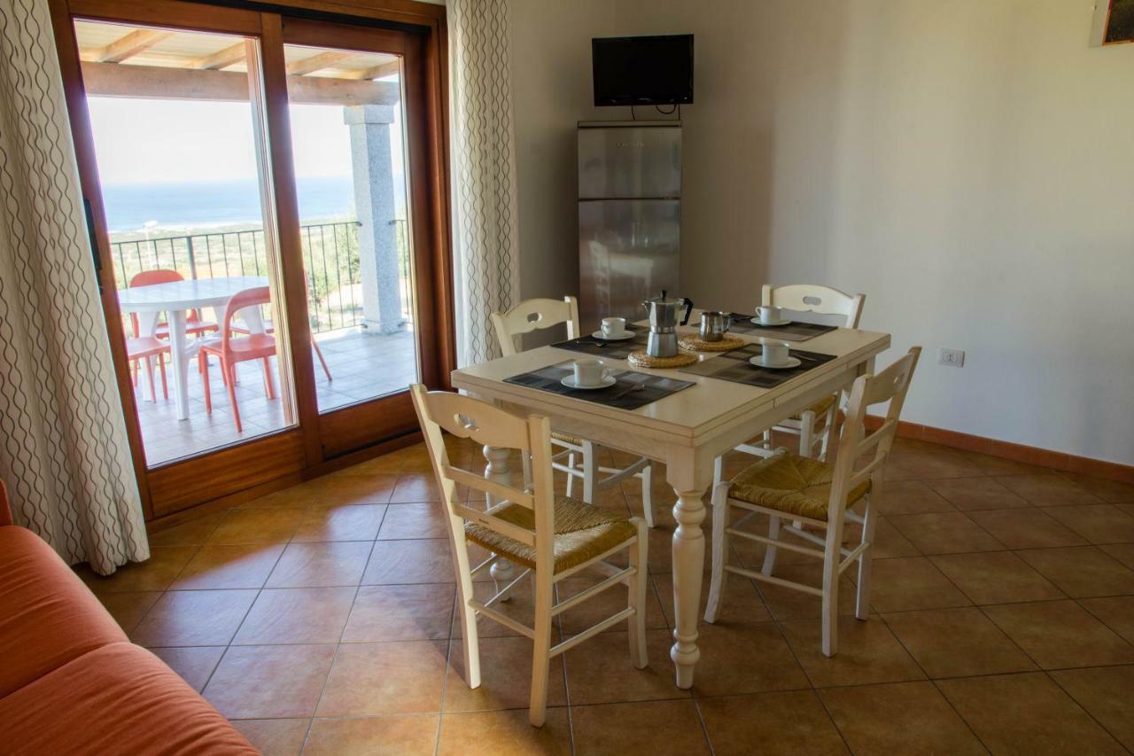 Gf Apartments Li Seddi Badesi Bagian luar foto
